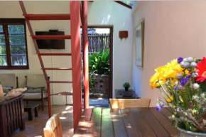 Self-contained, secure, well equipped, Wifi, cottage Newlands